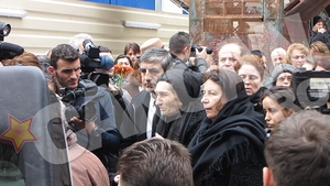 Mama lui Serban Ionescu a uitat de ura pe care i-a purtat-o Magdei Catone! Au ajuns sa doarma sub acelasi acoperis!
