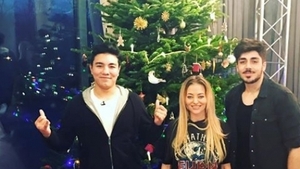Doi dintre finaliştii de la X Factor, acasă la DELIA! Ce i-a pus să facă