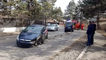 Accident rutier la Suceava! Șase persoane, printre care trei copii, au fost rănite