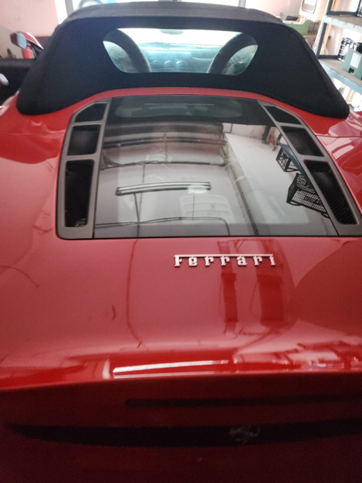 ANAF scoate la vânzare un Ferrari confiscat. Cât trebuie să plătești ca să participi