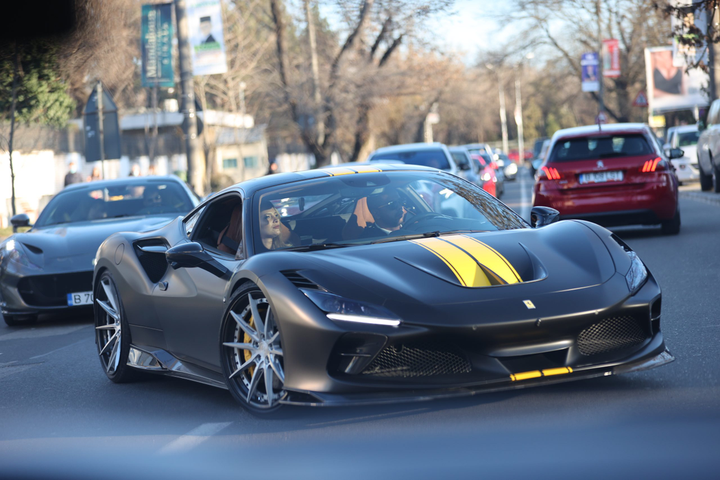 Andrei și Karina, la bordul impetuosului Ferrari de 400.000 € (Foto: CANCAN.RO)