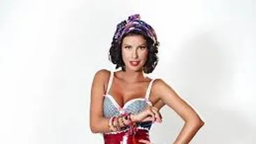 De cand a devenit mama, a spus adio scenei! Ce face o solista celebra, nevasta de milionar, la trei ani de la nastere!