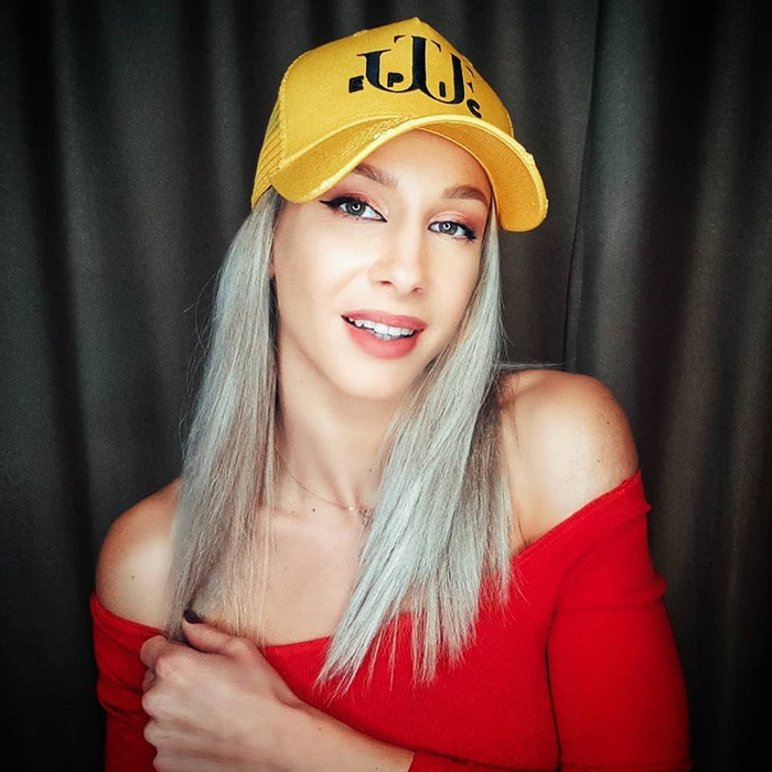 Sandra Izbașa, apariție sexy în noaptea de Halloween! S-a costumat în Black- Cat