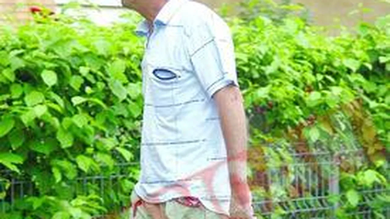 Isi vinde scuterul ca sa nu moara de foame