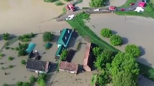 E alertă maximă: s-a primit ordin de evacuare! Zonele în care românii sunt obligați să-și părăsească locuințele