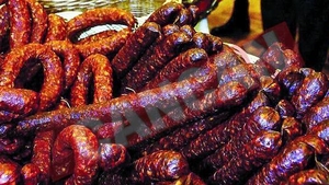 Mezeluri contaminate cu dioxina in magazine