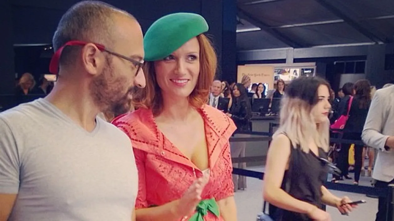De la pasiune la cariera a fost doar un singur pas. Carmen Negoita cutreiera toata lumea pe la Festivalurile de Moda