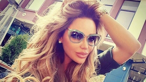 E din ce în ce mai evidentă! BIANCA DRĂGUŞANU le-a arătat azi fanilor burtica de gravidă. „Se vede burtica“