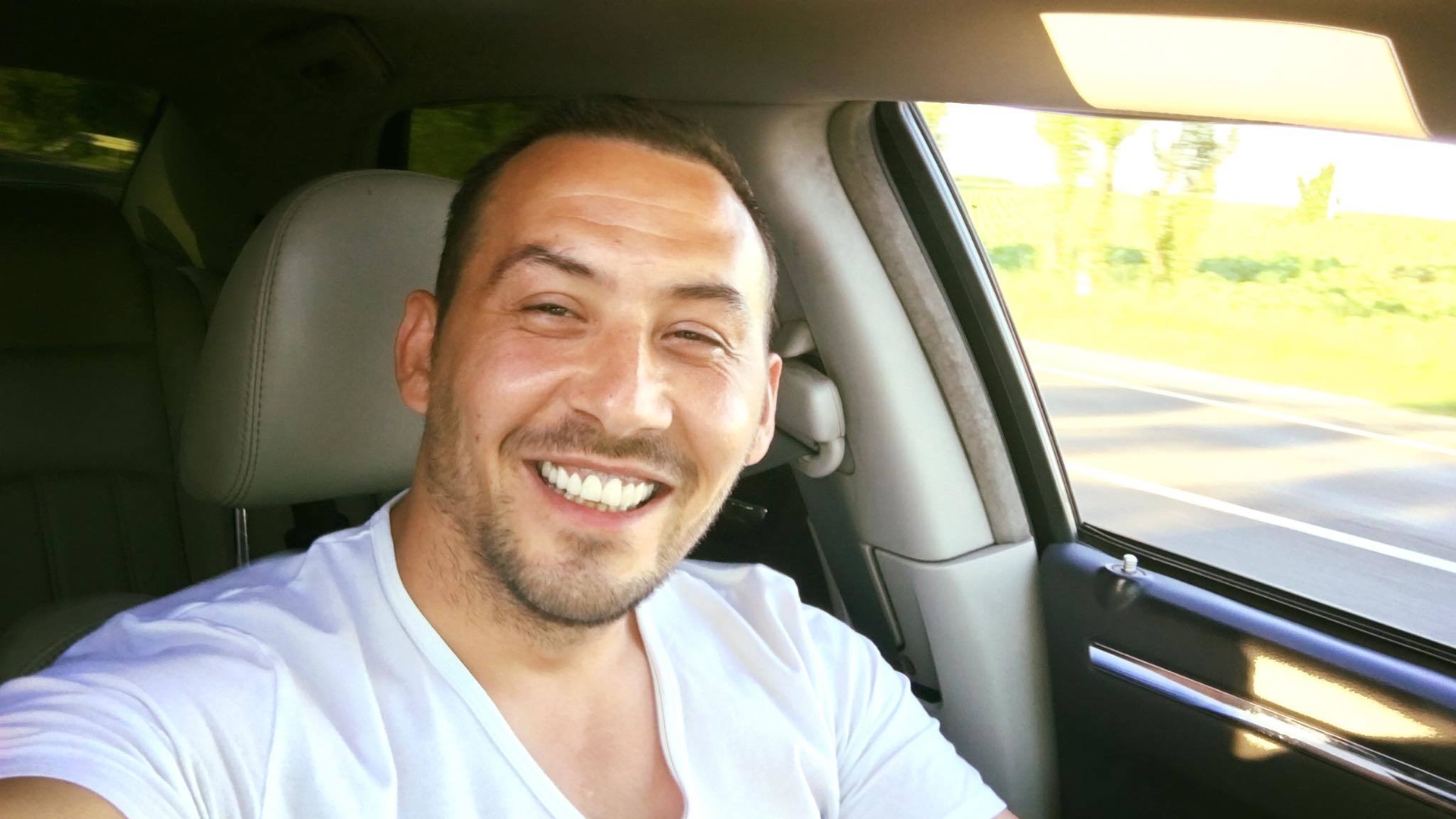 Ştefan Stan, probleme cu Poliţia! Artistul a fost nevoit să scoată o sumă frumuşică din portofel ca să scape de necaz