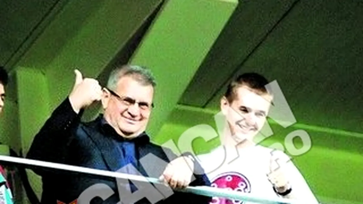Mentalistul a stat in tribune langa Iuliu Muresan la meciul CFR - Steaua. Gog l-a hipnotizat pe Tatarusanu!
