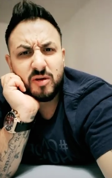 Tânărul a fost arestat după ce i-a amenințat pe polițiști