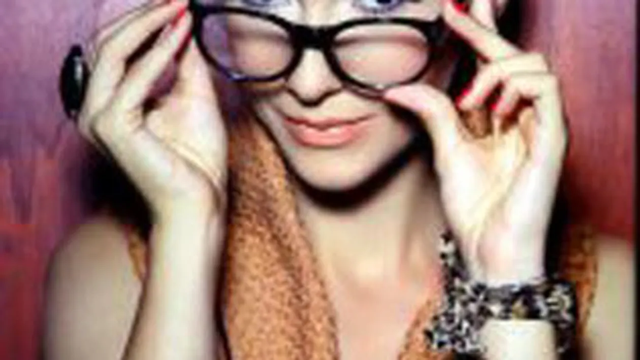 Adela Popescu, fericita in miez de noapte! Afla de ce isi arata bucuria pe Facebook!