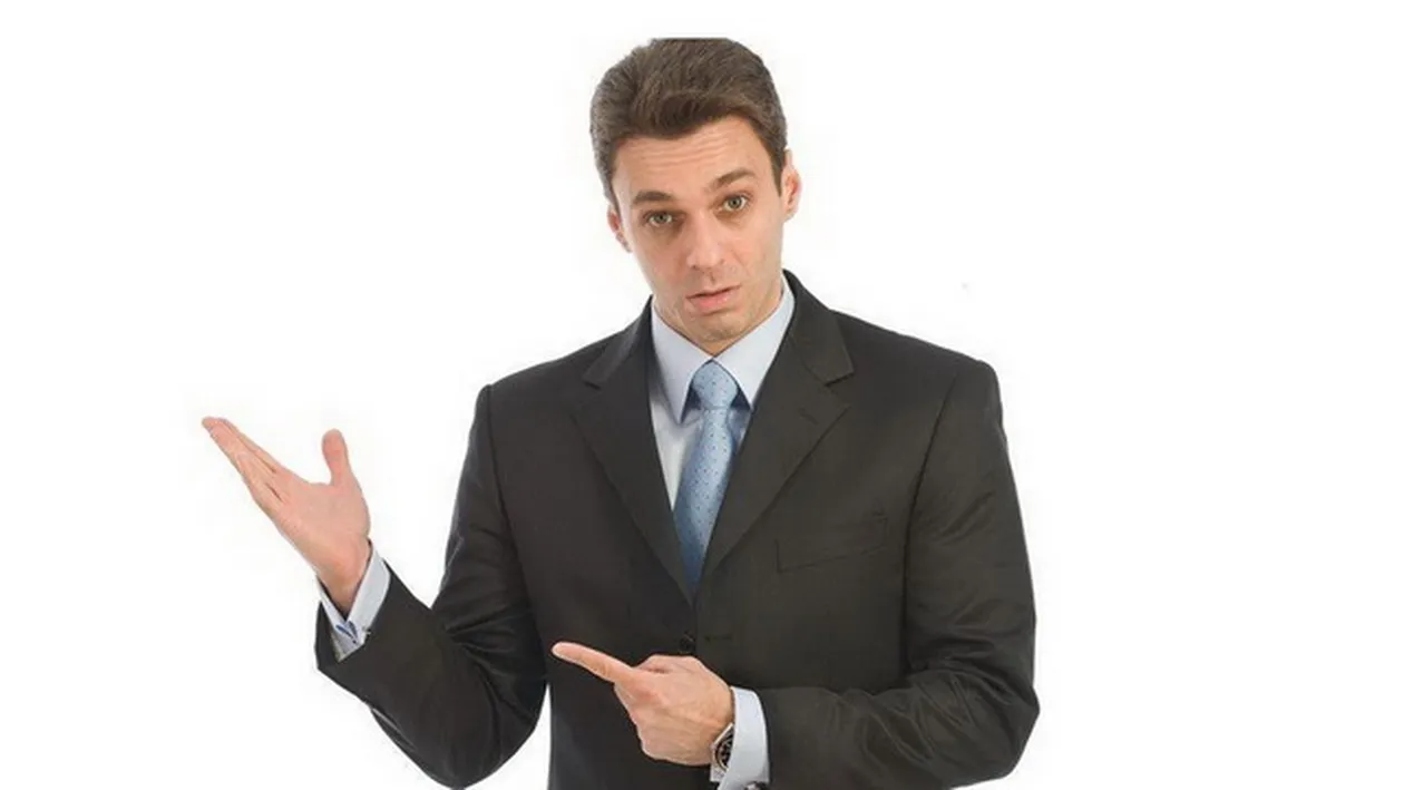 Mircea Badea si-a luat bataie la Paris! A venit in emisiune cu ochiul vanat: Era ochiul meu de lunetist