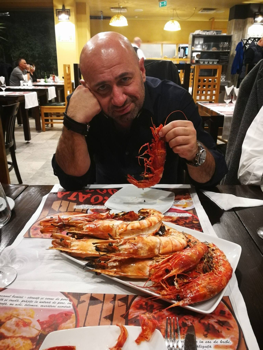 Scărlătescu îndeamnă la opulență