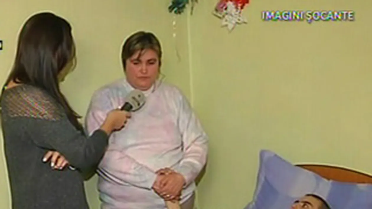 VIDEO SOCANT! Baiatul distrus de drogul Crocodil! A paralizat si are doar 30 de kilograme!