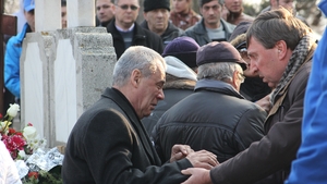 Imagini si mesaje sfasietoare! Ce nu s-a vazut la televizor la inmormantarea Micai?