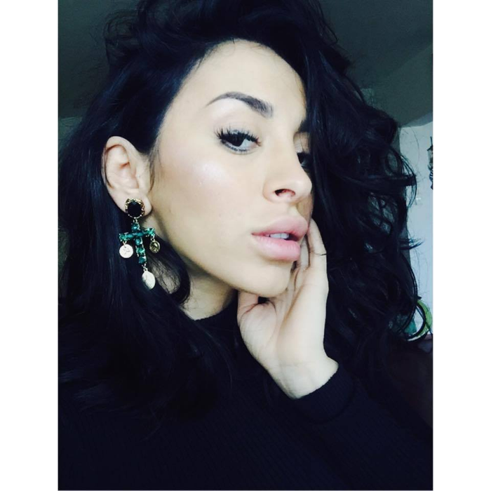 Cum a fost fotografiată Ruby într-un supermarket din București. Mai vulgar de atât nu se poate