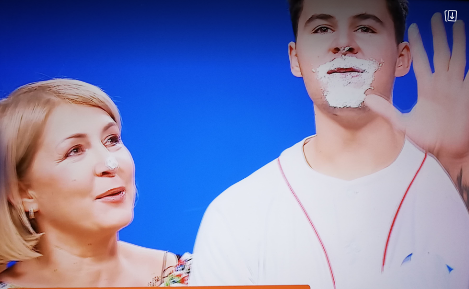 Imagini demențiale cu Mario Fresh când avea doar un an! A refăcut poza de familie la cererea lui Măruță GALERIE FOTO