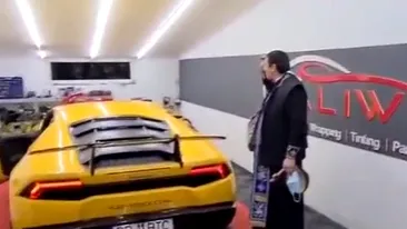 Se întâmplă în România! Un preot devenit viral, după ce a sfințit un... Lamborghini