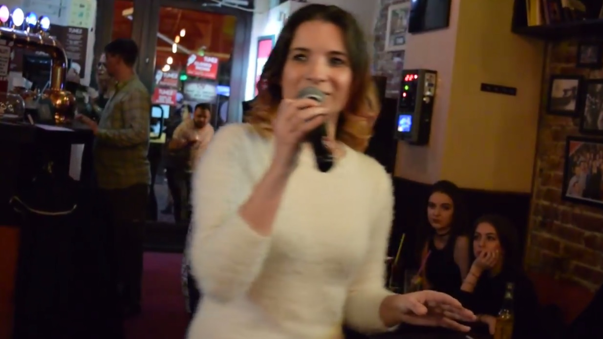 Cum se pregătește croitoreasa de la “Românii au talent” pentru semifinala sezonului 9! Ana Maria Pantaze a ținut să se afle chiar de la ea