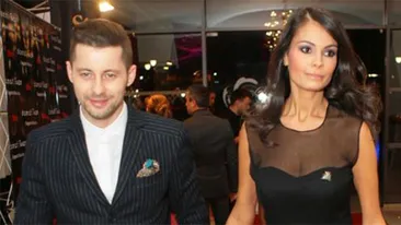 Numai Adi Sina o vede intr-o asemenea ipostaza! Anca Serea apare in cea mai fierbinte fotografie de pana acum!