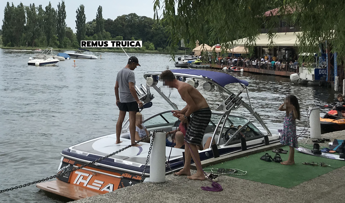 Remus Truică, la plimbare pe Snagov cu barca