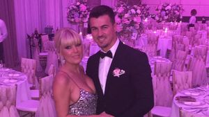 ELENA UDREA, imagini de colecţie cu iubitul pe pârtie! 