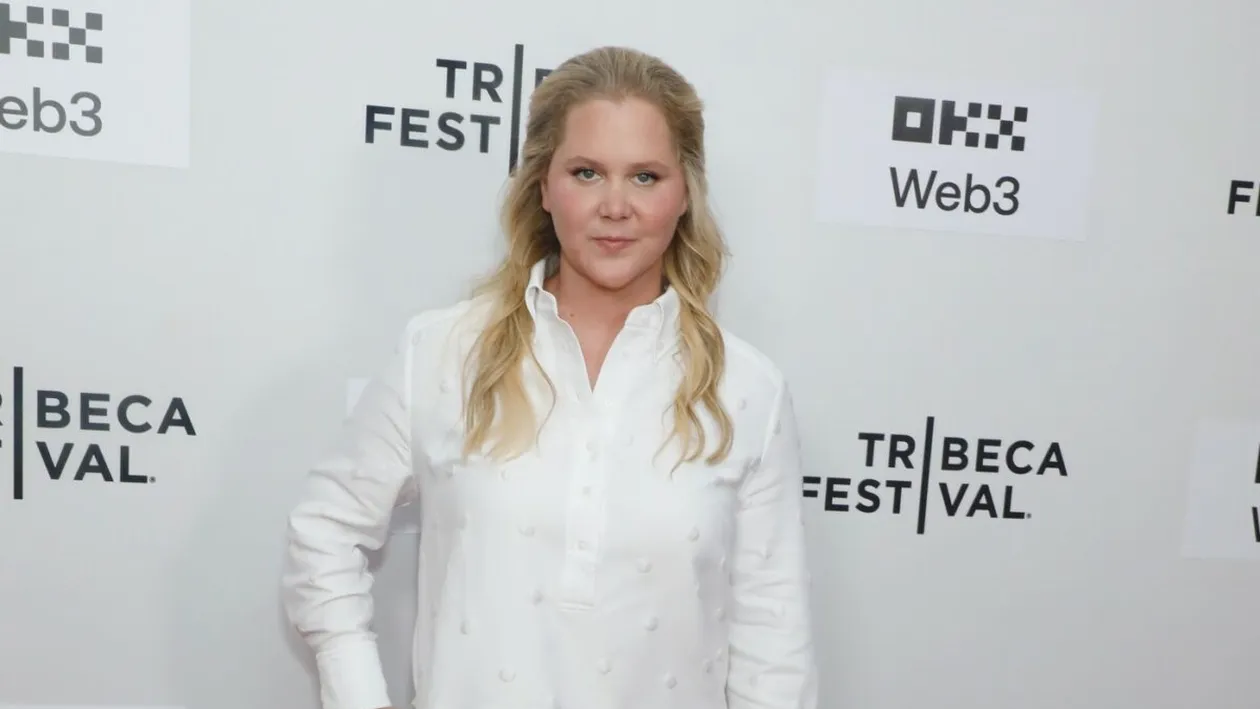 Amy Schumer, salvată de simțul umorului în toiul divorțului: „Stați la rând, băieți!”