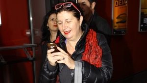 Magda Catone a uitat complet de Serban Ionescu! Inainte de parastasul de un an, actrita o tine din petrecere in petrecere