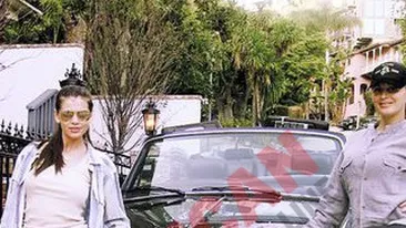 Face parada cu Rolls Royce-ul unui prieten