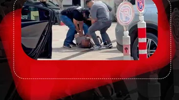 Flagrant al Poliției într-un restaurant celebru în lumea bună. L-au ridicat după ce a șantajat un cunoscut milionar căruia i-a cerut bani ”la pungă”!