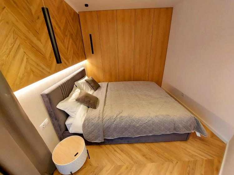 Apartamentul cu două camere care se închiriază pe 750 de euro! Are livingul pe hol şi se află în Cluj