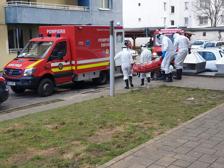 Bărbat autoizolat la domiciliu după ce a fost în Italia, transportat la spital. I se recoltează analize pentru teste de coronavirus