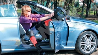 Roxana Ciuhulescu a sarit din masini la kangoo-jumping