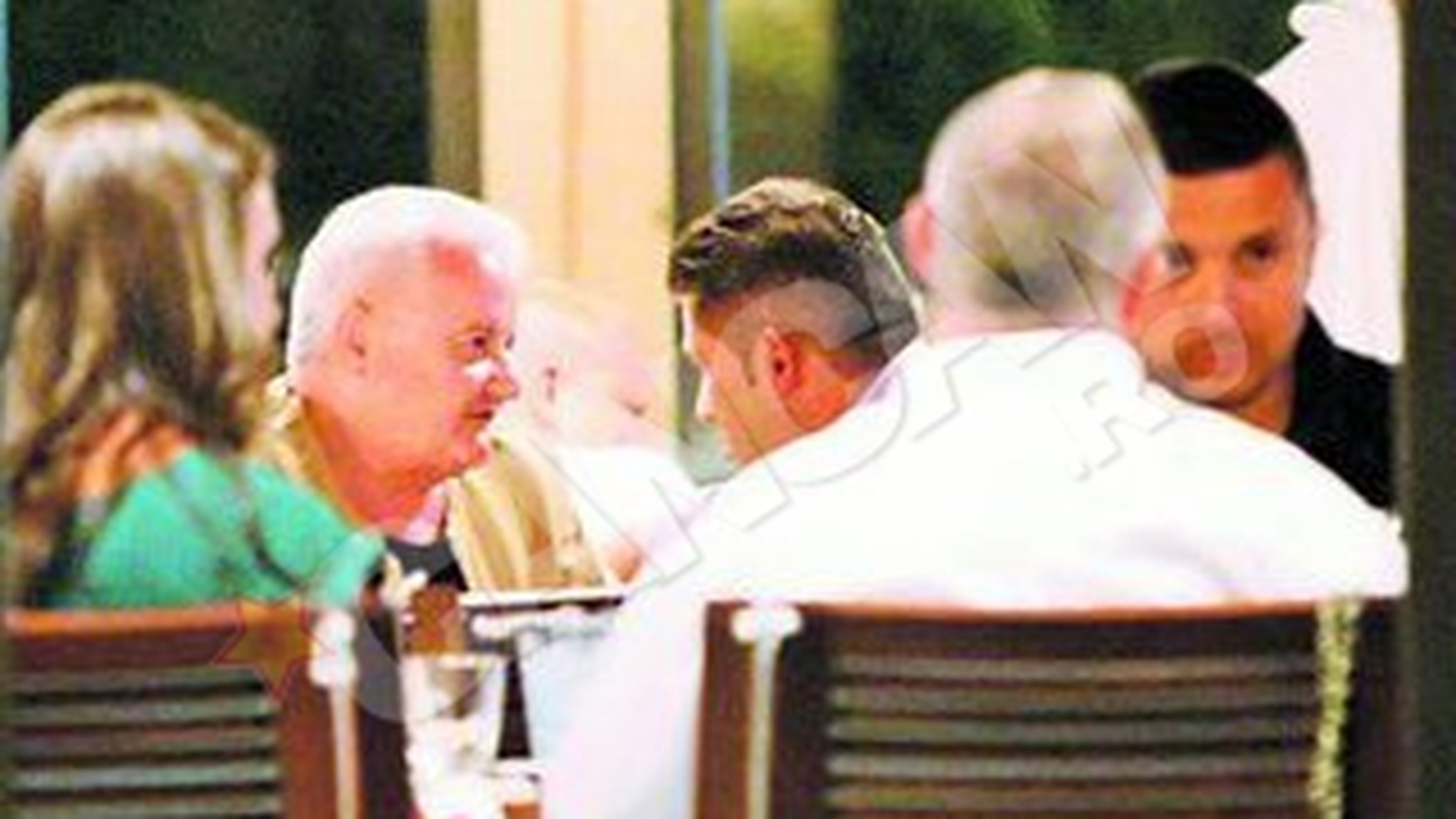 Irinel Columbeanu a dus-o pe Irina la ziua de nastere a unei prietene! A tinut-o langa el pana aproape de miezul noptii