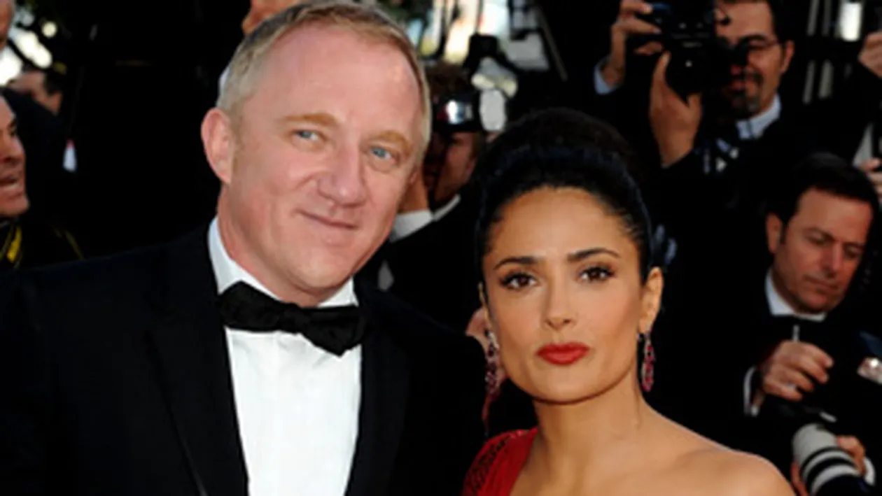 Salma Hayek isi schimba numele de familie in Pinault!