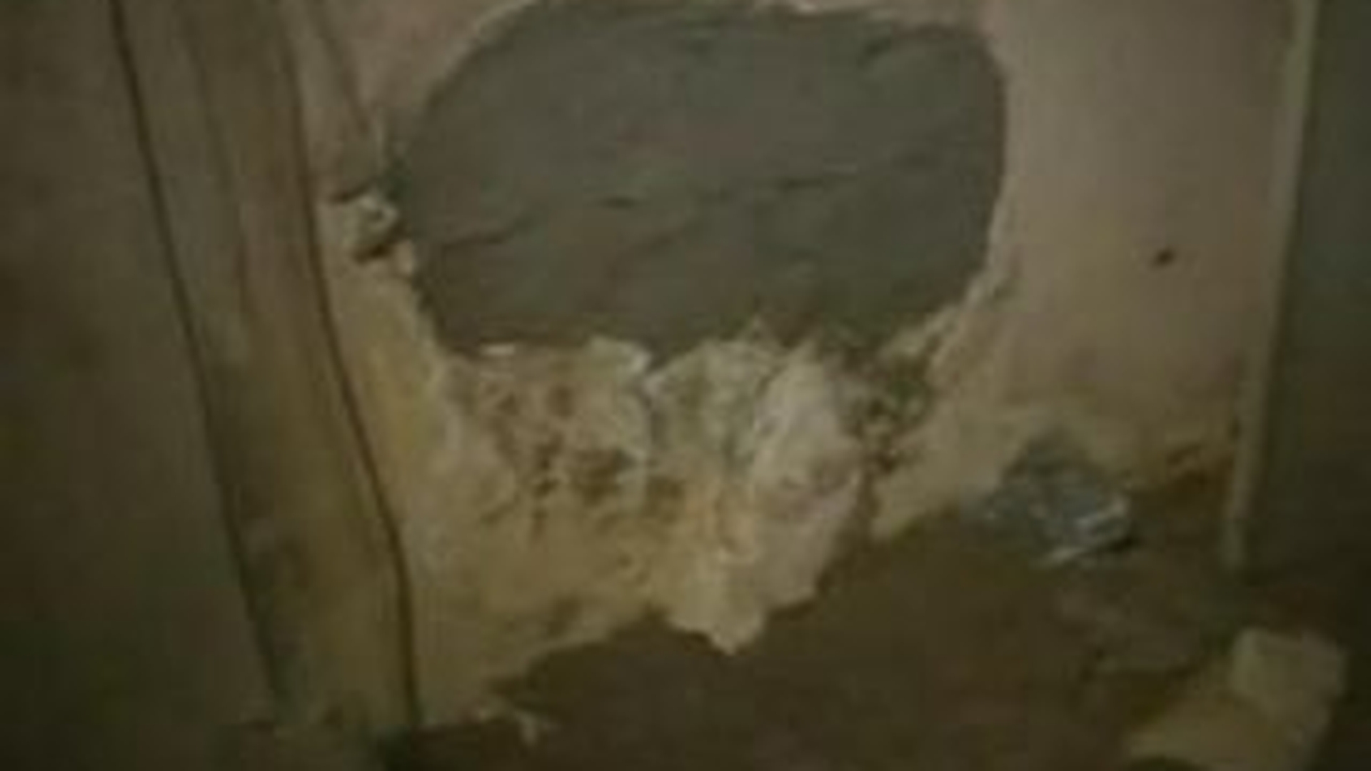 Jaf ca in filme la Paris: hotii au spart sediul unei banci sapand un tunel!