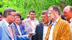 Geoana, in loja cu Ahmetov si Abramovici!