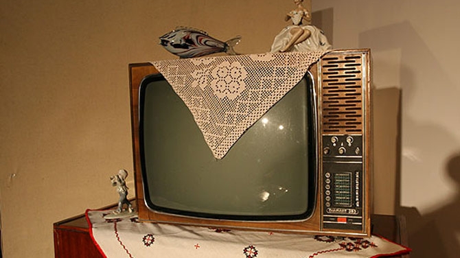 Scene socante, care te fac sa razi pana la lacrimi sau sa nu mai deschizi televizorul niciodata! Vezi aici cele mai tari 12 momente de la TV in 2011!