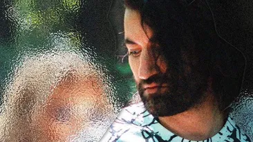 Smiley lansează provocarea: ”Fata din tablou va deveni realitate!” Pe cine a pictat artistul: Delia, Laura Cosoi sau Andreea Bălan?