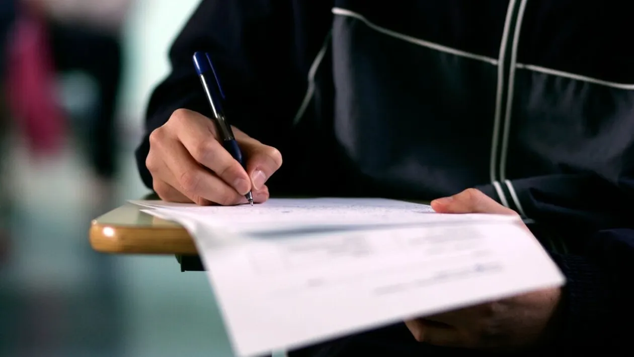 Bacalaureat 2025 | Rezolvarea subiectelor de fizică de astăzi + baremul de corectare