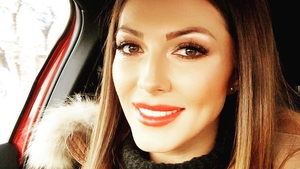 Începe tot mai tare să se vadă burtica de gravidă! Chiar ILINCA VANDICI le-a arătat tuturor imaginea, după care a făcut anunţul