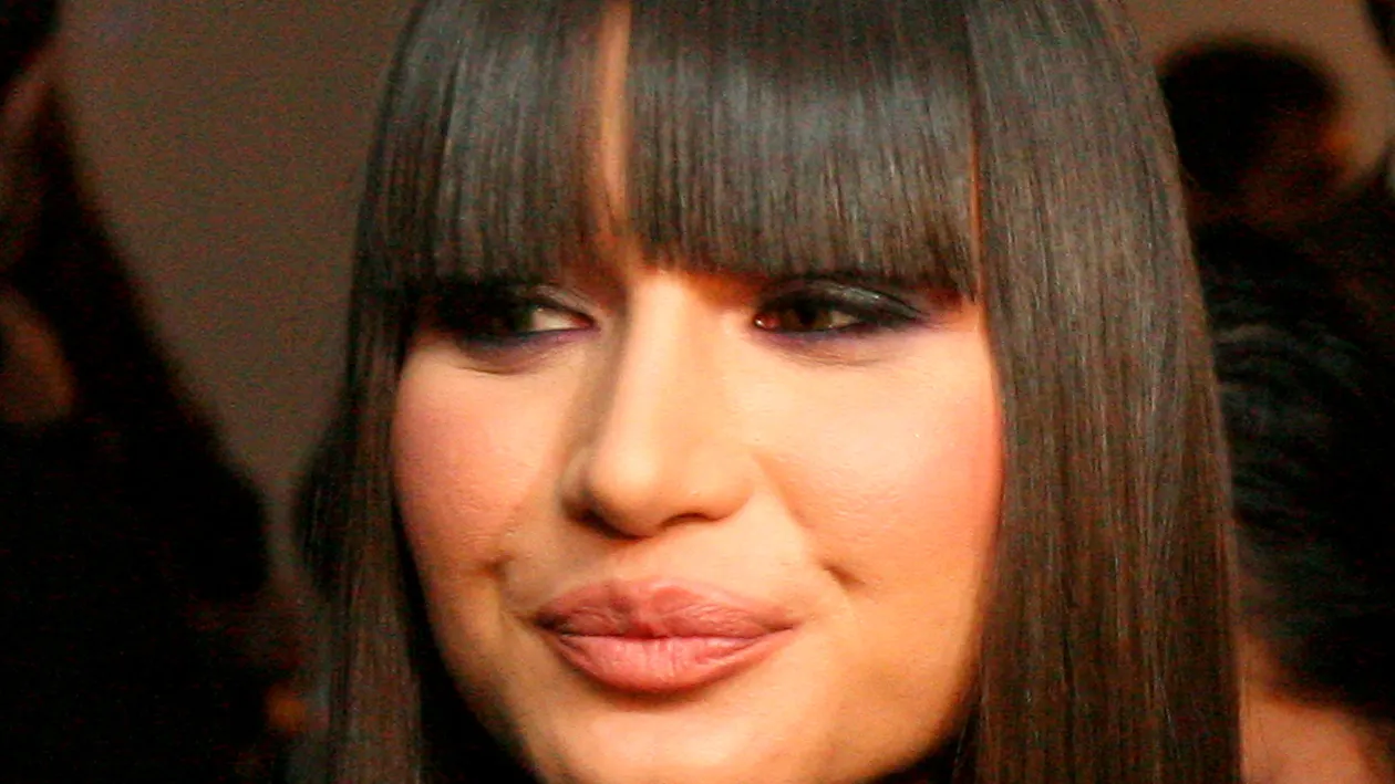 Mesajul emotionant al mezinei presedintelui Romaniei! Traian Basescu va plange cand va citi asta! Nu-i asa ca iti dau lacrimile?