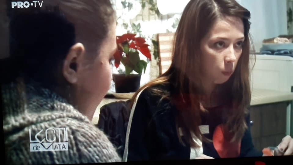 Oana și prietena ei în episodul de la PRO TV