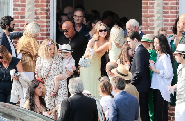 Vanessa Paradis s-a căsătorit! Imagini cu fosta iubită a lui Johnny Depp în rochie de mireasă