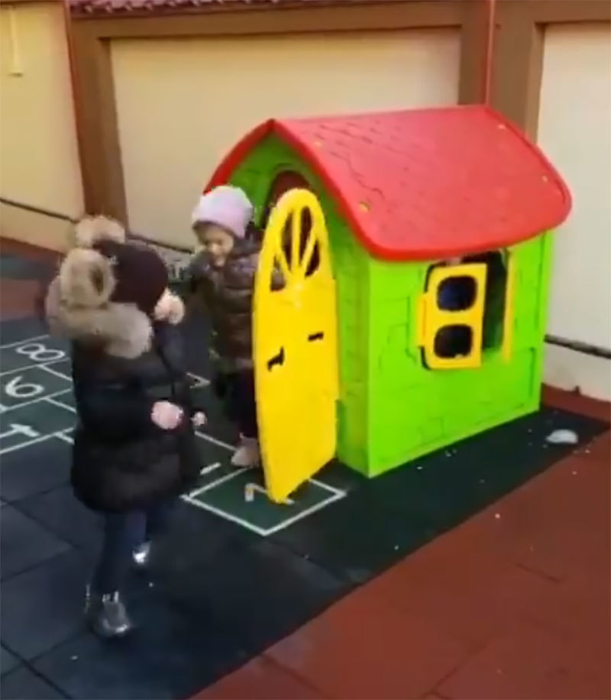 Pepe şi-a filmat fetiţele în timp ce… Cât de mari au crescut Rosa şi Maria! Imagini de colecţie