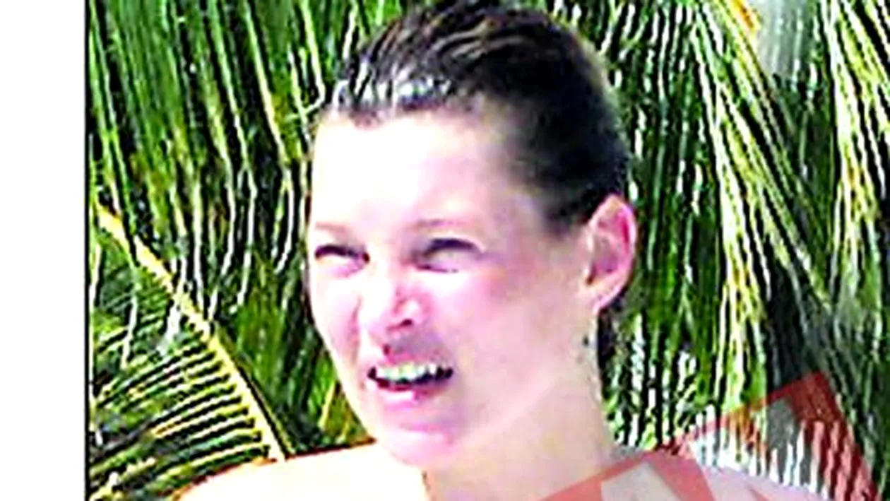 Kate Moss face topless in Mexic