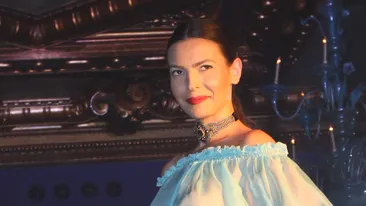 O mai stii pe reporterita pe care Adi Despot de la Vita de Vie a facut-o praf? Au apucat-o prezentarile in sanii goi!