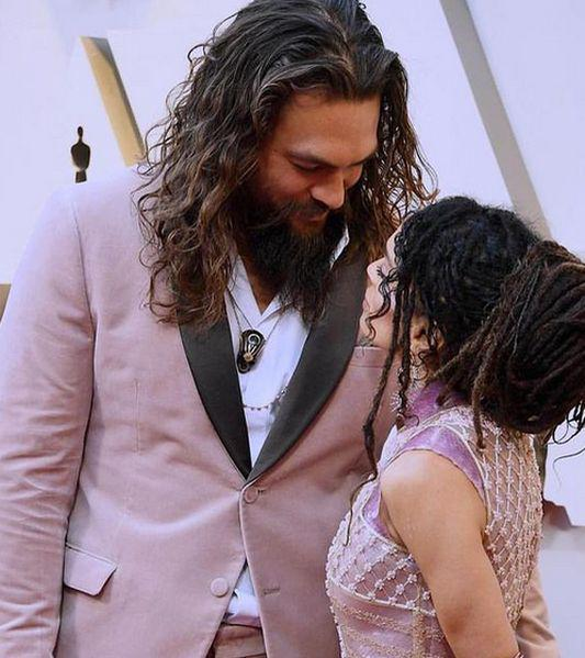 Jason Momoa este celebru și extrem de sexy. Dar știi cum arată soția lui Aquaman, cu 12 ani mai în vârstă?