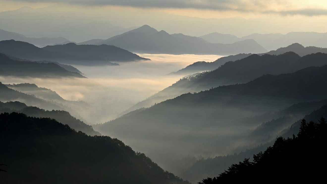 Satul românesc comparat cu Raiul. Este ascuns în inima Munților Apuseni
